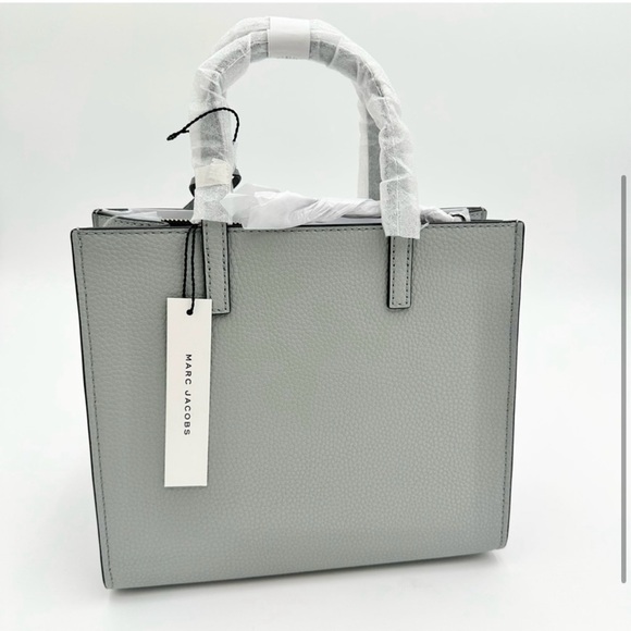 Marc Jacobs Looney Toon collab. Classic bugs bunny tote with organizer 💝 - Picture 2 of 3